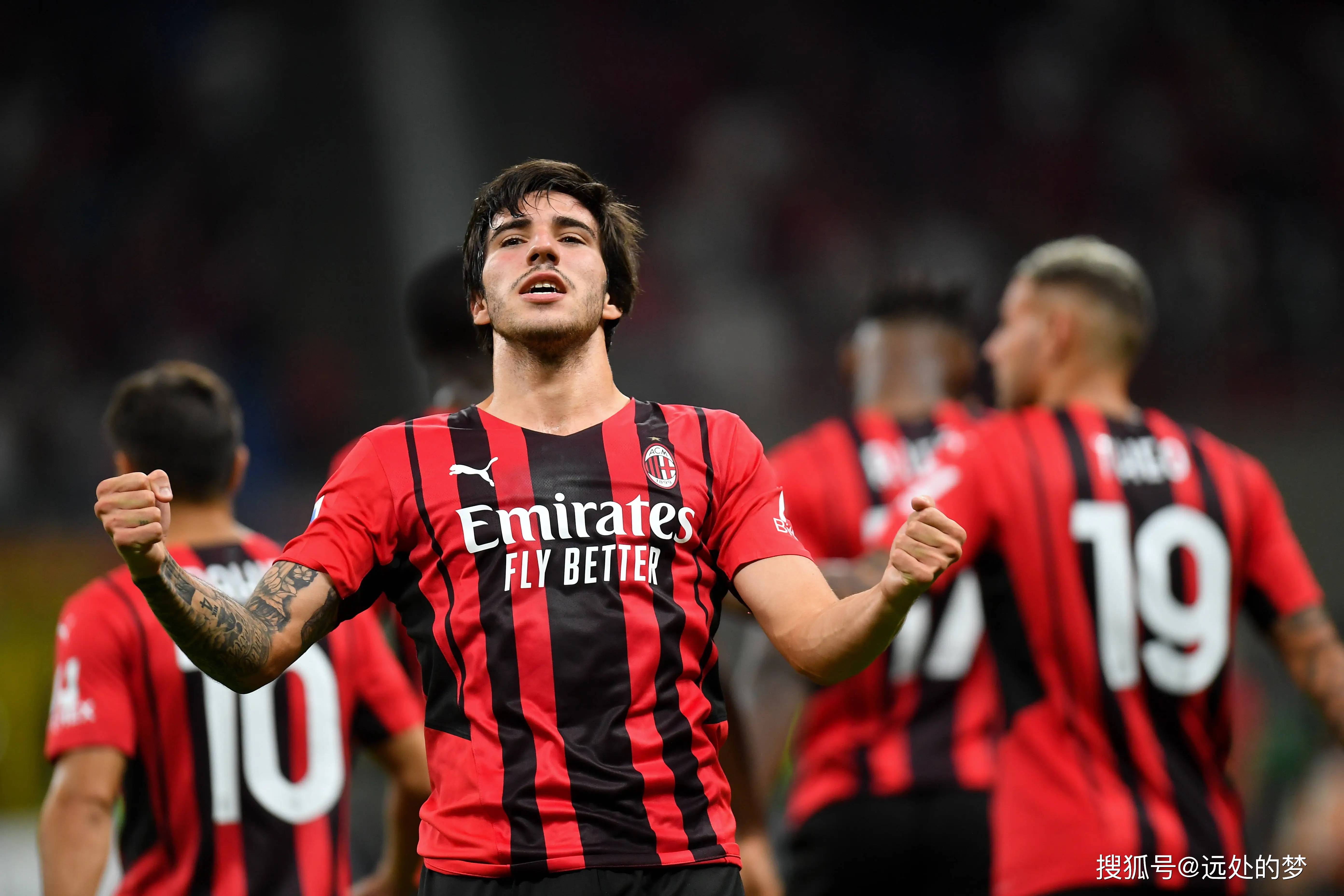 爱游戏官方入口-荷甲赛程吃紧，AC米兰国际比赛日调整名单，压力陡增，赛季目标并未改变(荷甲赛程赛果积分榜)