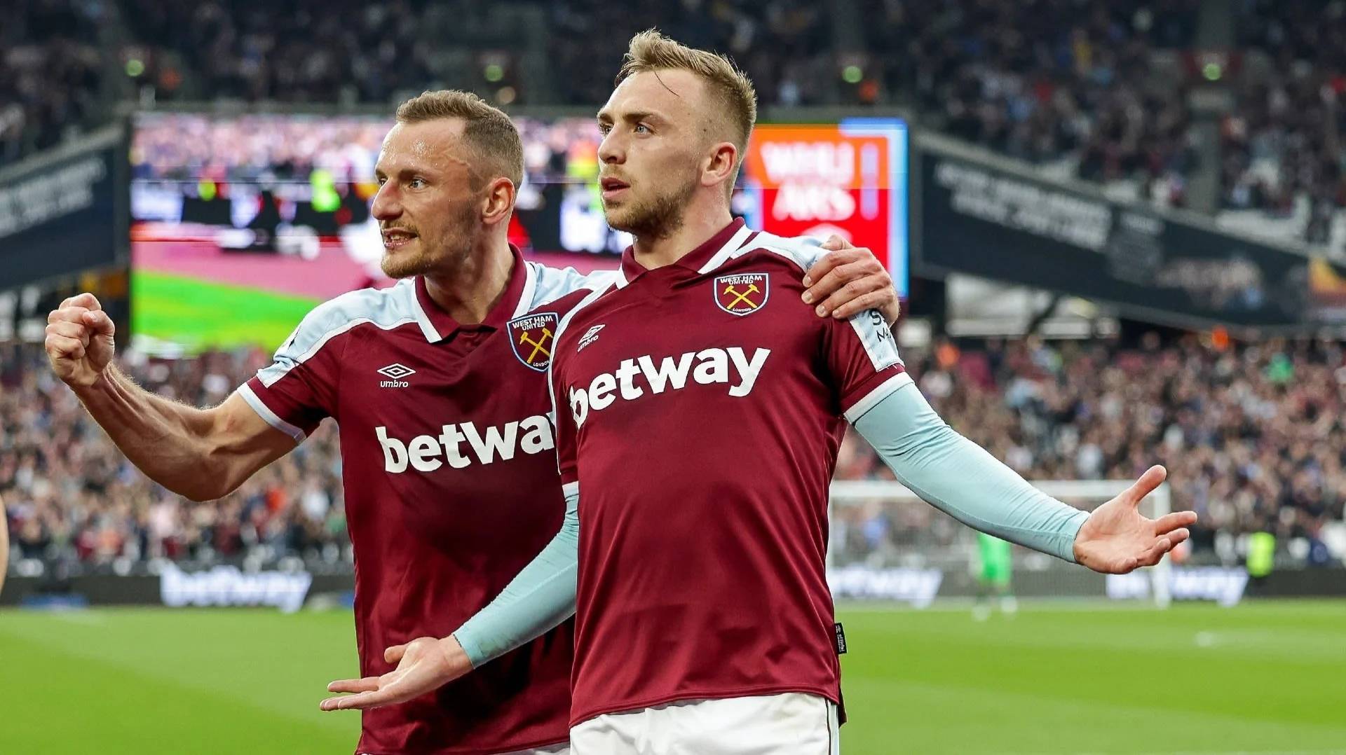 爱游戏网址-包含清晨荷甲传出新动向，曼联门线救险，管理层表态——压力陡增，赛季目标并未改变的词条