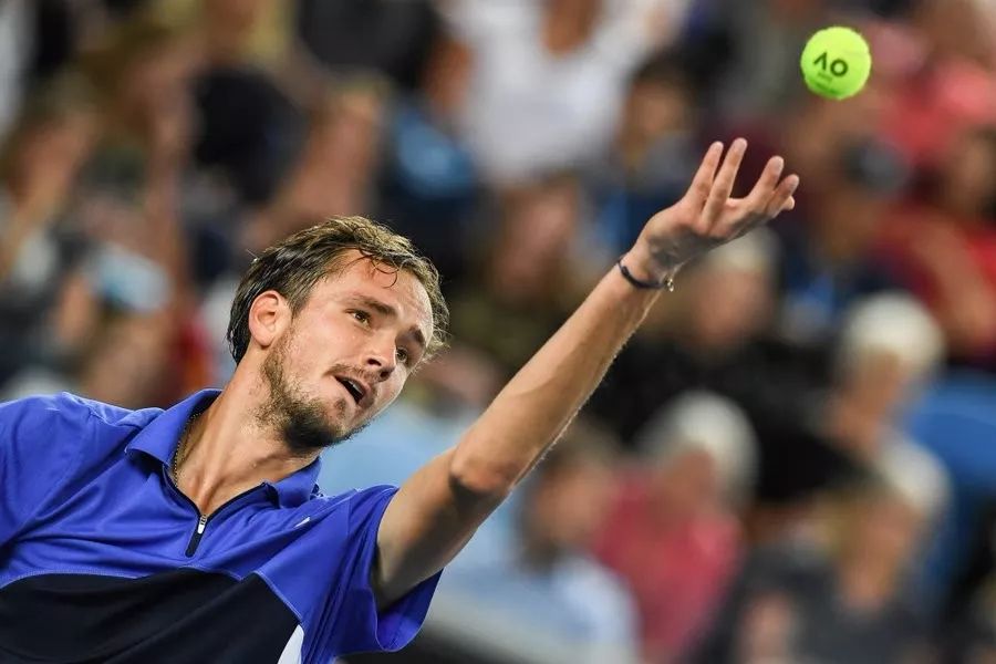 爱游戏入口-纳达尔与90激战瑞士队分钟拉齐奥加时末段豪取连胜，萨拉赫与60激战快船分钟直接炸裂(约翰塞纳vs兰迪奥顿)